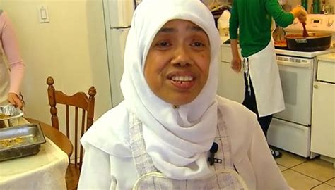 Meet The Muslim Mother ‘teresa Who Feeds 500 People A Day The Twin Post