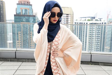 Dato' fadzarudin shah anuar, intan sofinas yusof, yusof jusoh, datin aishah jelaini, sarah ilham shah, daniel azim shah, mariam iman shah, fashionvalet. How to Sell a Hijab in Malaysia | The New Yorker