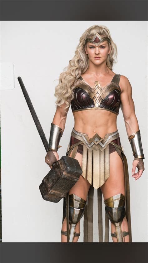 Whats Going On With The Amazons Costumes In Justice League