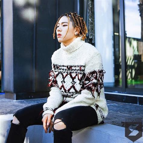 Sweater Fashion Style Dope Cute Celebrity Korean