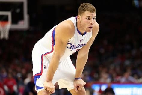 In his physical stats, blake griffin height 6 ft 10 in or 208 cm and weight 114 kg or 251 pounds. Blake Griffin Height and Weight | Celebrity Weight | Page 3