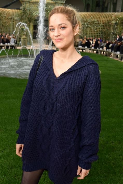 I only upload this because much people want a lyrics version of this song. MARION COTILLARD at Chanel Show at Spring/Summer 2018 ...