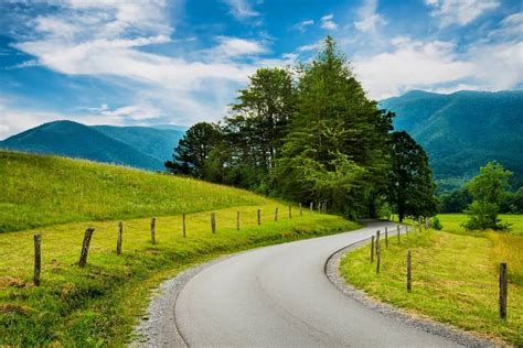 3 Breathtakingly Scenic Drives Near Gatlinburg Tn