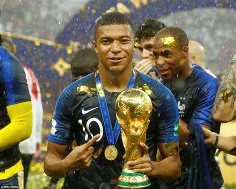 world cup final 2018 france win with 4 2 victory against croatia daily mail online