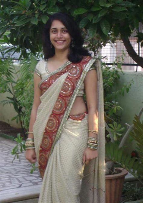 Hot Hot Indian Girls In Saree Pictures