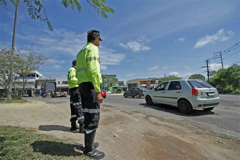 Trânsito Na Rotatória Do Bairro Armando Mendes Tem Nova Alteração Para Avanço De Obras