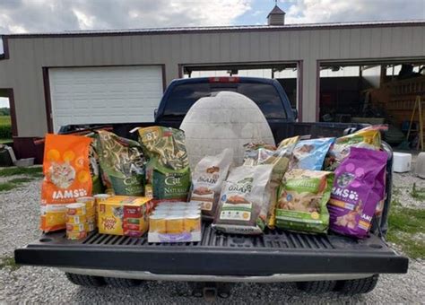 We provide pet food at no cost to pet owners who are struggling financially and cannot afford to feed their pets. There's a new food pantry in Wayne County, but this one's ...