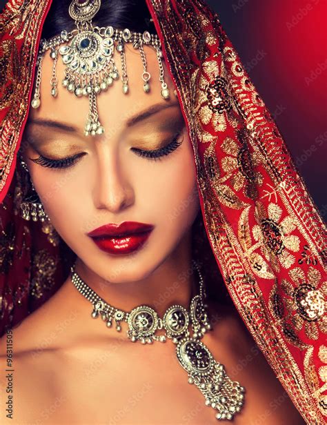 Beautiful Indian Women Portrait With Jewelry Elegant Indian Girl Bollywood Style Indian