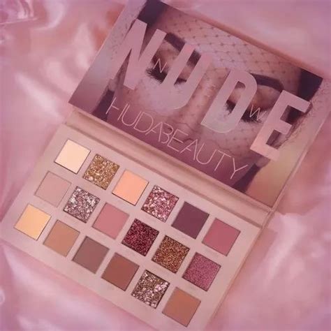 Huda Beauty Nude Eyeshadow Palette Type Of Packing Box At Rs 180