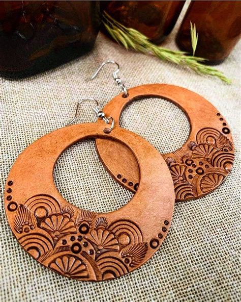 Hand Tooled Round Chestnut Brown Leather Earrings Etsy In