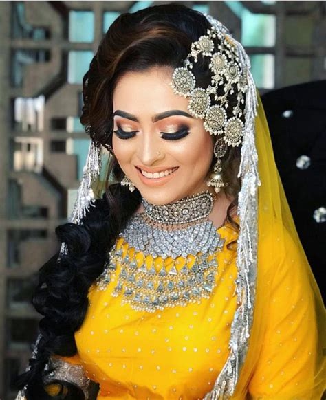 Pin By Peya On Holud Program Ideas Pakistani Bridal Makeup Bridal