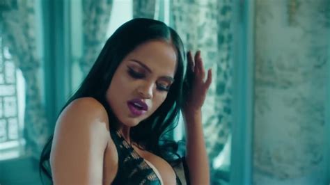 Скачать Becky G Natti Natasha Sin Pijama клип бесплатно