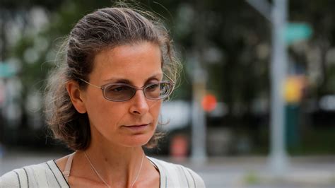 Nxivm Sex Cult Case Seagrams Heiress Clare Bronfman Bookkeeper Kathy Russell To Plead Guilty