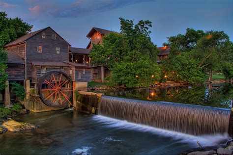 12 Restaurants For Southern Food In Pigeon Forge Official