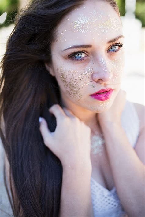 Glitter Face Del Colaborador De Stocksy Jovana Rikalo Stocksy