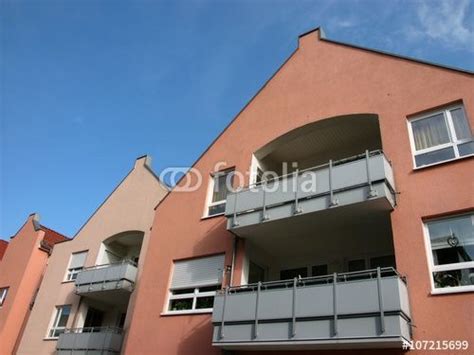 Llll haus kaufen in detmold +++ finden sie jetzt ihr haus zum kauf in detmold! Moderner Balkon aus Metall mit grauem Geländer an einem ...