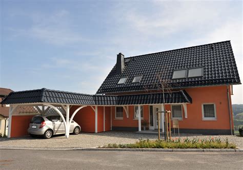 Ob und wie ein carport an einem haus aus rechtlicher sicht angebaut werden kann, gibt das zuständige bauamt auskunft. Carports Passend Zum Haus! | Carport Scherzer