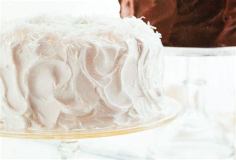 Magnolia Bakery S Coconut Layer Cake Recipe Moist Vanilla Cake Cupcake Cakes Flourless