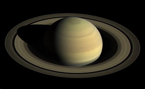 Here Are 15 All Time Best Photos From Cassini That You Absolutely Must