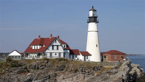 10 Best Lighthouses Around The Usa