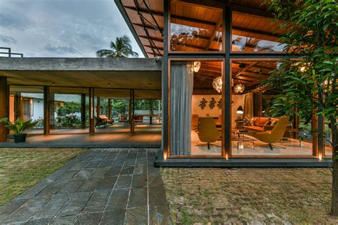The Skew House In Kerala Blends Modern Tropical Design