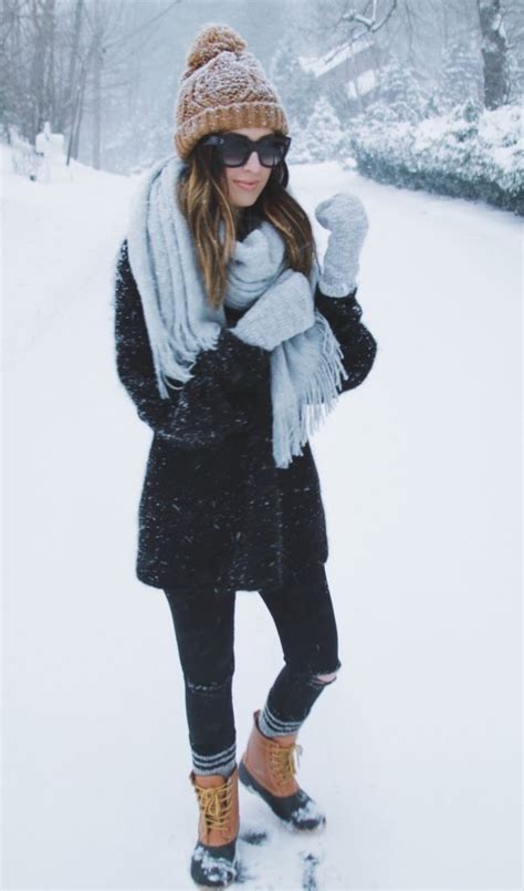 what to wear in the snow 40 warm snow outfit ideas