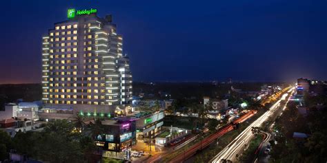 Hotel In Kochi Holiday Inn Cochin Hotel