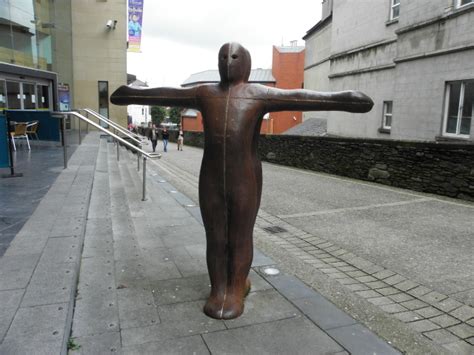 Sculpture Derry Londonderry © Kenneth Allen Cc By Sa20 Geograph
