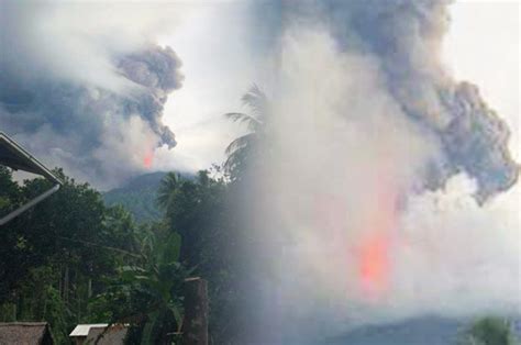 Papua New Guinea Manam Volcano Erupts As 2000 People Flee Daily Star