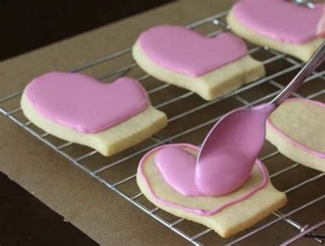 Learn How To Decorate Sugar Cookies With Royal Icing With My Easy