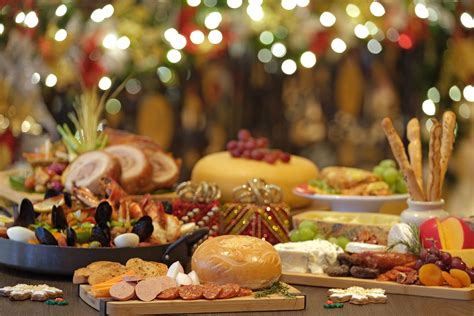 When you know you'll spend christmas day whipping up a fabulous feast, it's easy to fall back on chinese takeout for dinner on christmas eve. R.Cafe Christmas Eve Dinner Buffet - What To Eat PH
