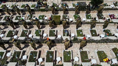 Back At Military Cemeteries Israelis Grieve Fallen Soldiers Terror