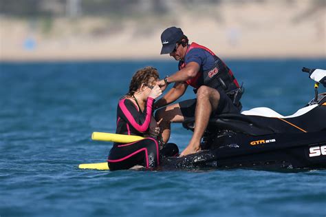 Mariah Carey Nip Slip Wearing A Wetsuit In Italy アーティスト達の美しくセクシーな瞬間！artist Xnews