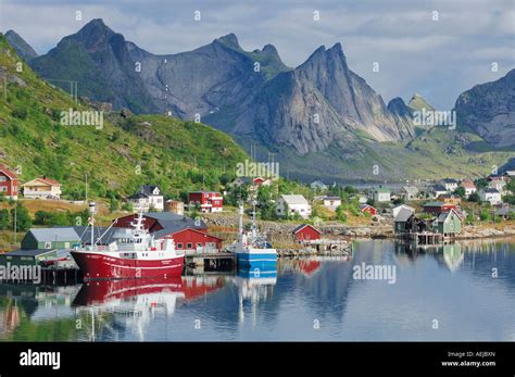 Fischerei Dorf Reine Moskenes Lofoten Norwegen Skandinavien