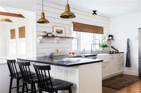 But for this home, the light, airy look was replaced by something moodier, with a dark, muted palette. A Modern Scandinavian Farmhouse (With images) | Kitchen style, Farmhouse interior, Farmhouse ...