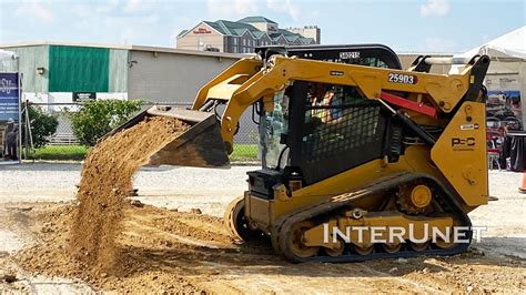 Operating Cat 259d3 Compact Track Loader Youtube