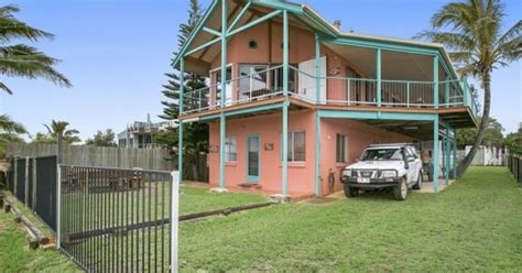 Noosa Beach Home Accessed Only By Four Wheel Drive Attracts Interest