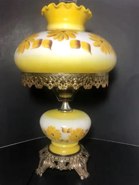 1973 VINTAGE QUOIZEL Floral GWTW Hurricane Lamp Antique Brass And