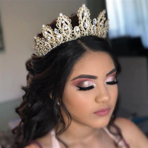 Pin By Estefania Sepulveda On Xv Rose Gold Eye Makeup Sweet 16 Makeup Quince Hairstyles