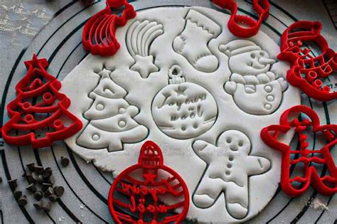 Set Of Cookie Cutters Christmas Embossed Pack Of 6 Shapes Of Holiday