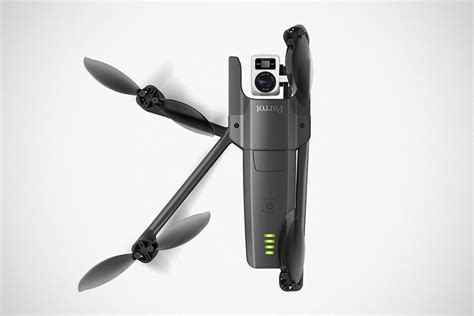 parrot announced  anafi drone designed  thermal imaging shouts