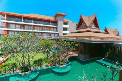Bu otel misafirlerimize 1033 ayak kare alanda toplantı odası sunmaktadır. Behind view Lobby - Picture of Ayrest Hua Hin Hotel ...