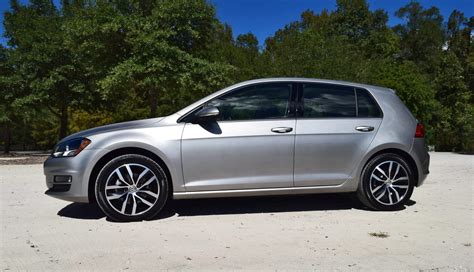 The golf knows how to carry itself, as well as your things. 2016 VW Golf TSI SE - HD Road Test Review + Video