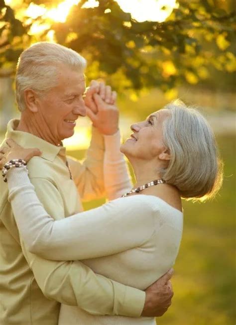 Love Is Beautiful At Any Age Пожилые пары позирование Пожилые пары Семейные портреты