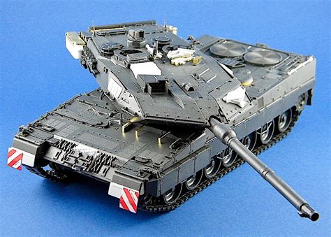 Perfect Scale Modellbau Leopard 2 Schlagschattentarnung