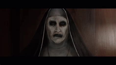 Your daily dose of app extra features: james charles saying hi sisters BUT he's in the nun ...