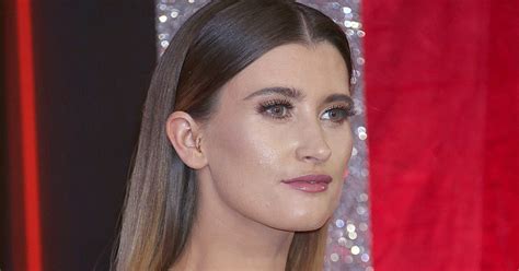 Emmerdale S Charley Webb Admits She S In Pain From Nasty Cold Sores