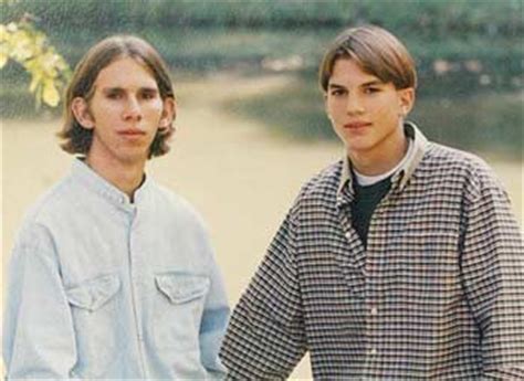 Werfen sie mit gala einen blick auf die schönsten fotos ihrer beziehung. Surprise! Ashton Kutcher Has a Twin Brother