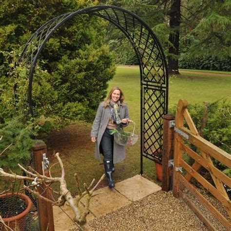 A generic plan may work well for the area you have in mind for your garden arch, or you may have to adjust the height, length or width. Garden Arches - Metal vs. Wood