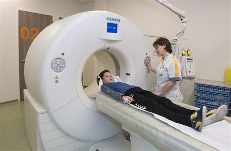 Ct scans are also referred to as computerized axial tomography. CT scan - Maas en ik